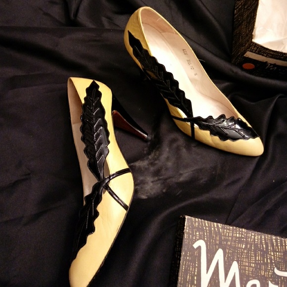 Shoes - Picture 2 of 7